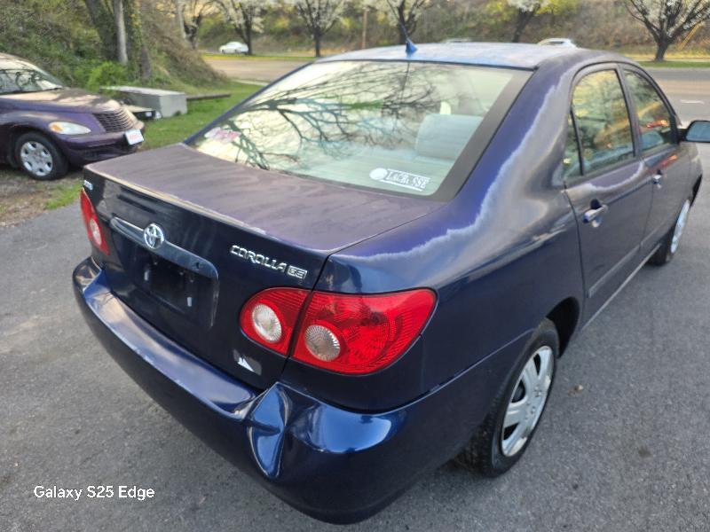 Toyota Corolla CE 2005