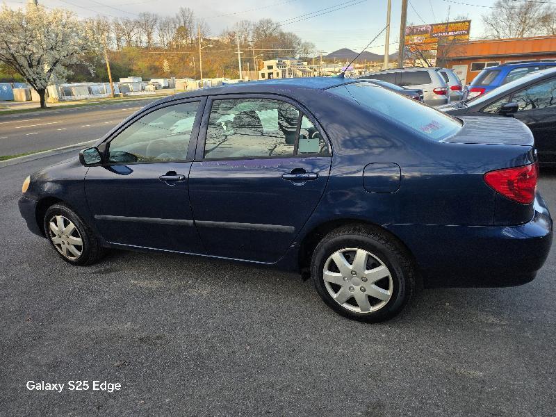 Toyota Corolla CE 2005