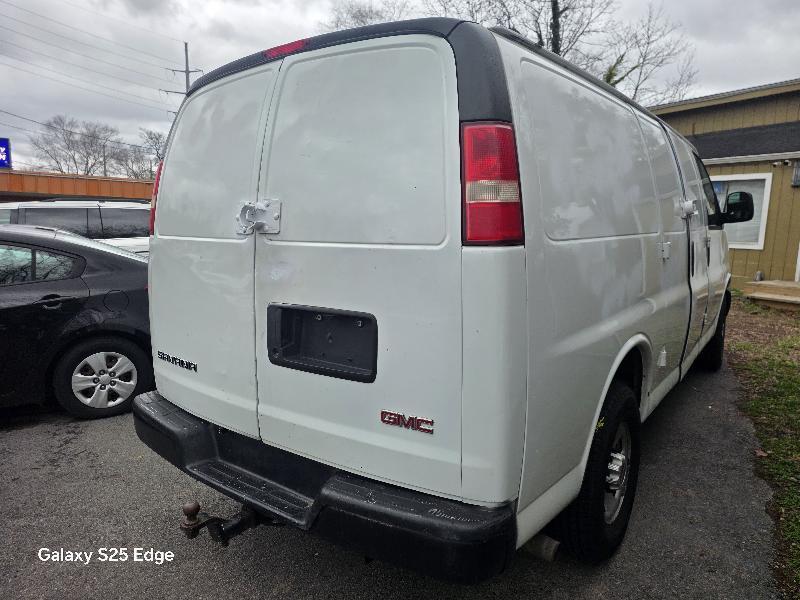 GMC Savana G2500 Cargo 2011