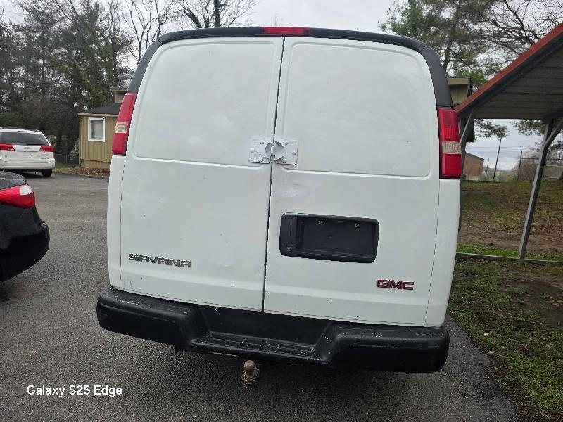 GMC Savana G2500 Cargo 2011