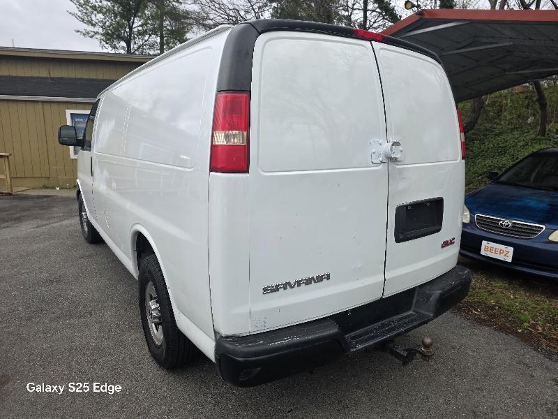 GMC Savana G2500 Cargo 2011