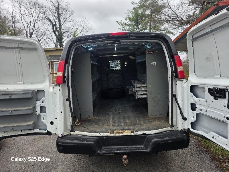GMC Savana G2500 Cargo 2011