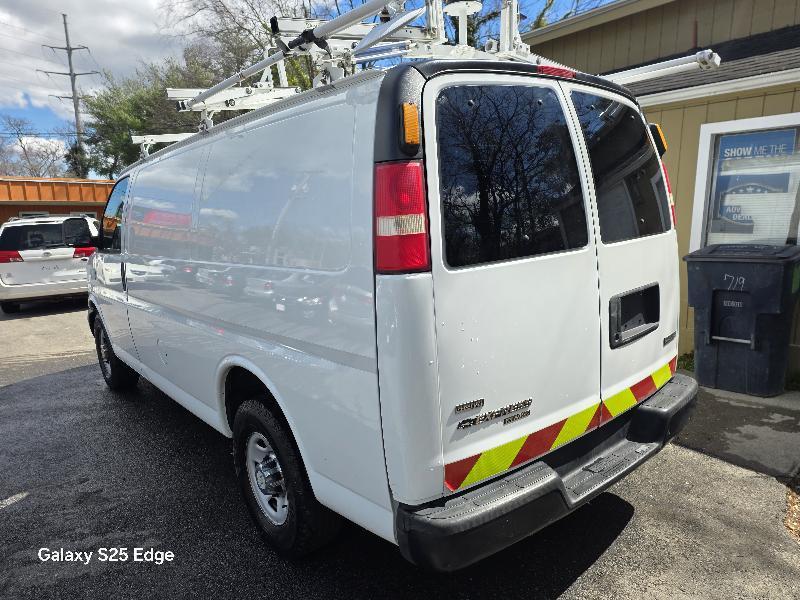 Chevrolet Express 2500 Cargo 2011