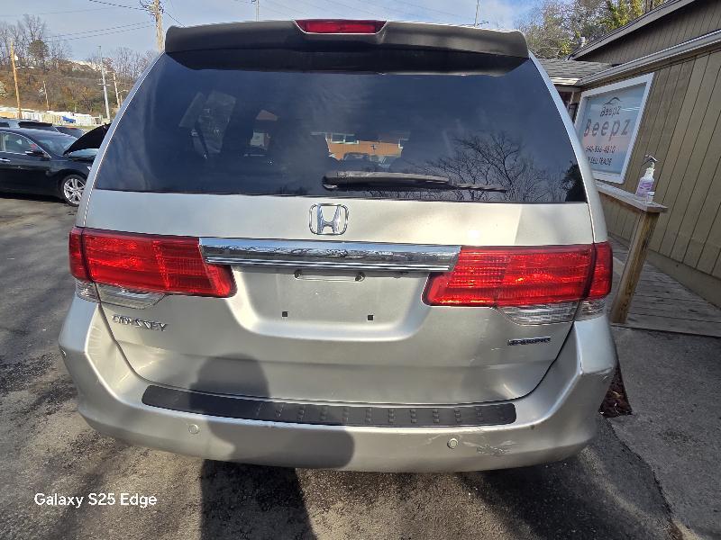 Honda Odyssey Touring w/ PAX Tires 2009