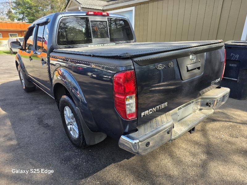 Nissan Frontier SL Crew Cab 5AT 4WD 2015