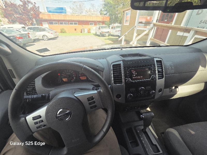 Nissan Frontier SL Crew Cab 5AT 4WD 2015