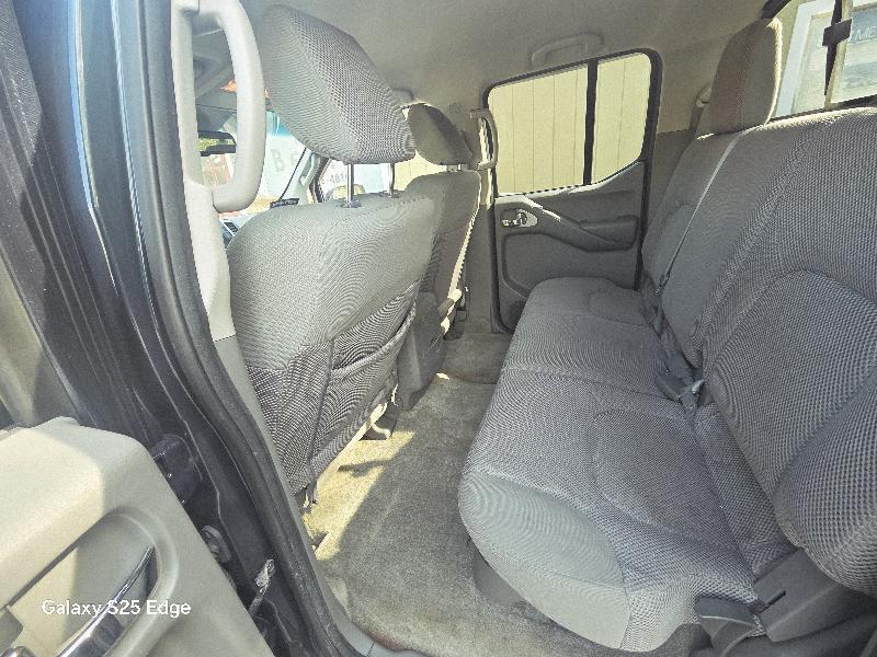 Nissan Frontier SL Crew Cab 5AT 4WD 2015