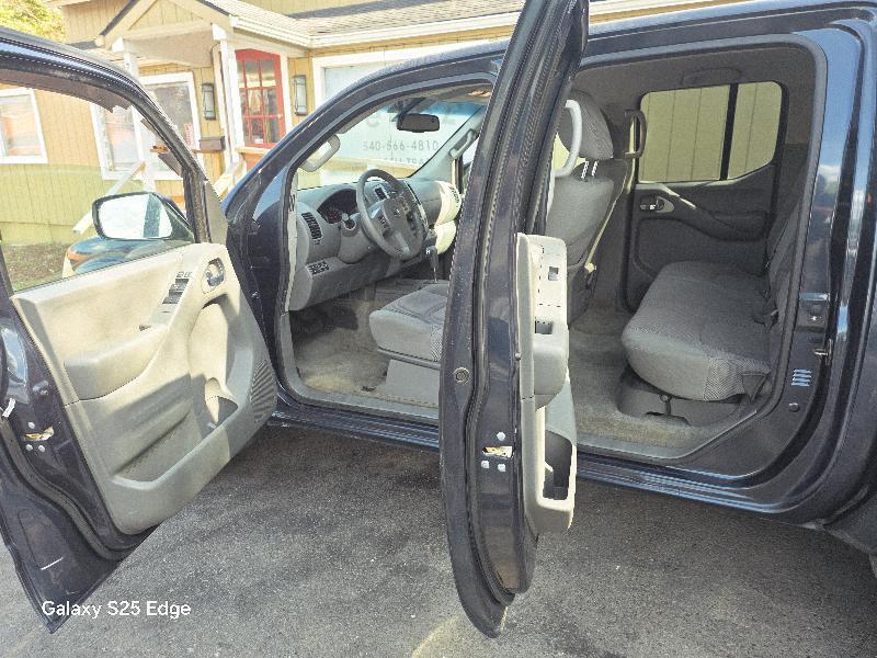 Nissan Frontier SL Crew Cab 5AT 4WD 2015