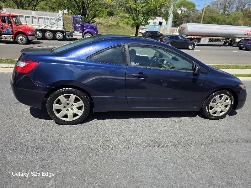 Honda Civic LX Coupe 5-Speed AT 2010