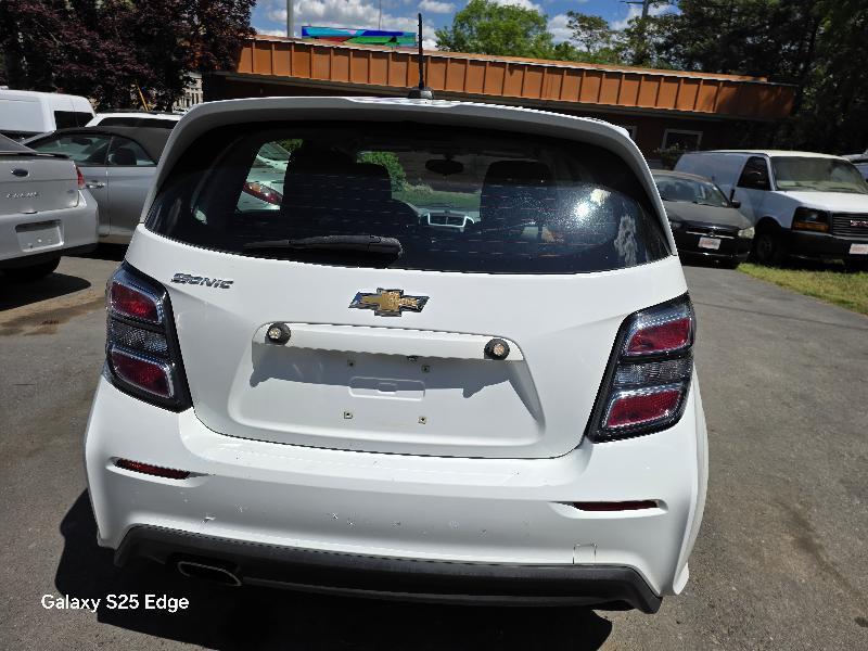 Chevrolet Sonic FL Auto Hatchback 2017