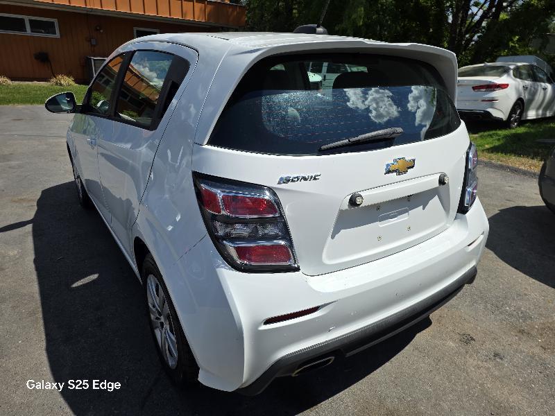 Chevrolet Sonic FL Auto Hatchback 2017