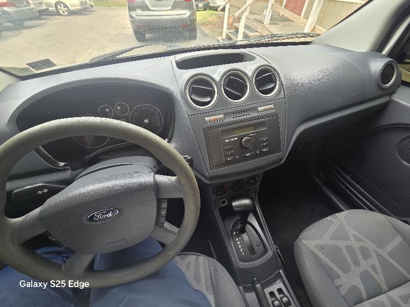 Ford Transit Connect XL 2012