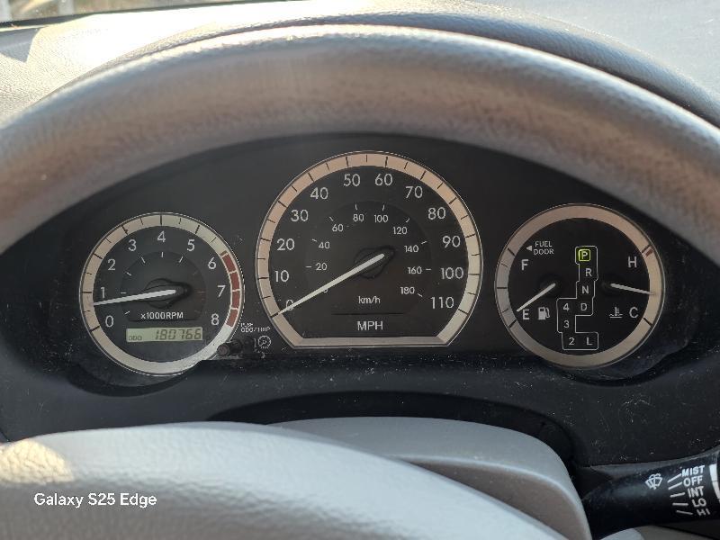 Toyota Sienna LE - 7 Passenger Seating 2005