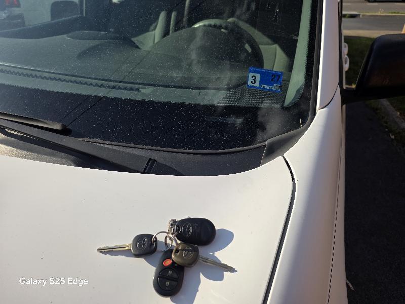 Toyota Sienna LE - 7 Passenger Seating 2005