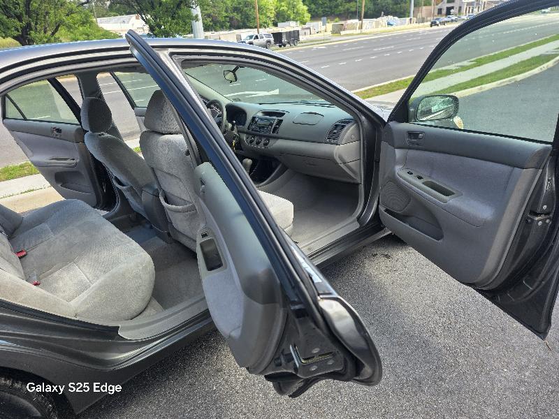 Toyota Camry Standard 2004