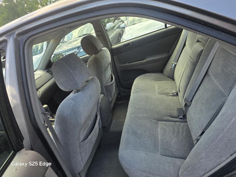 Toyota Camry Standard 2004