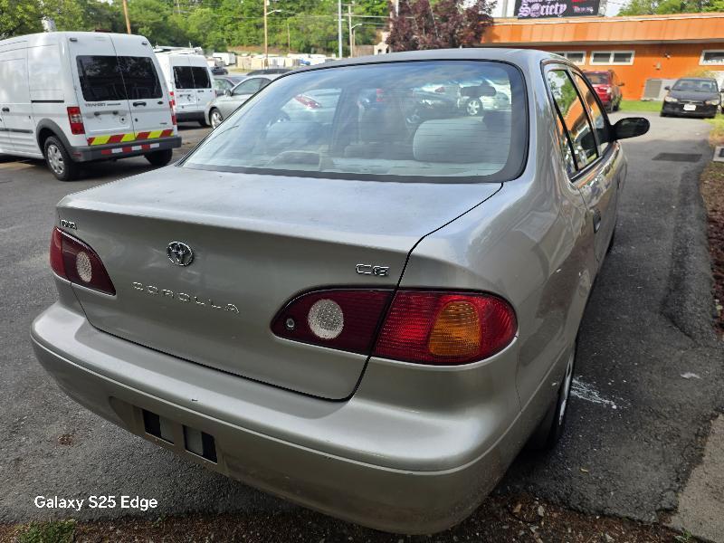 Toyota Corolla CE 2002