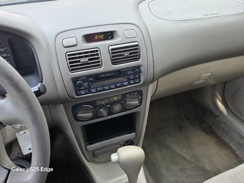 Toyota Corolla CE 2002