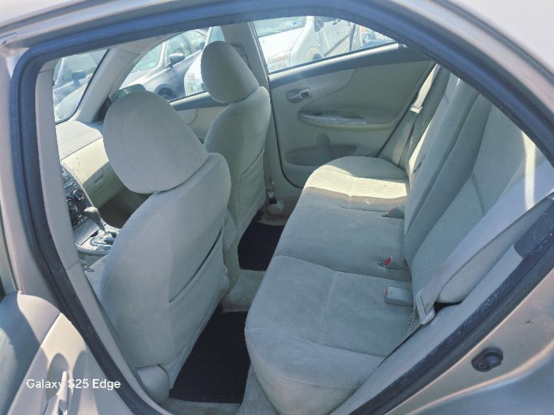 Toyota Corolla 4dr Sedan LE Auto 2010