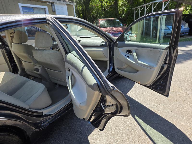 Toyota Camry 4dr Sdn LE Auto 2007