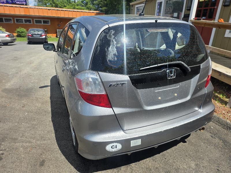 Honda Fit 5-Speed MT 2010