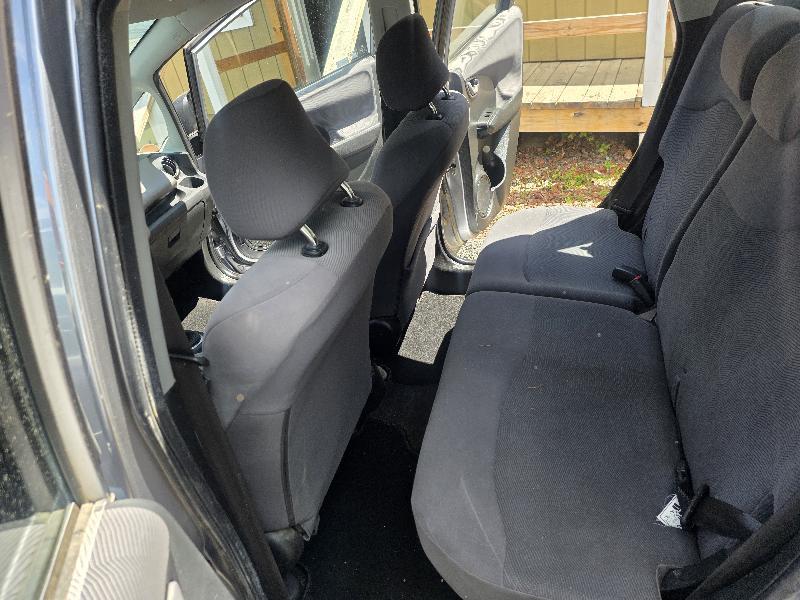 Honda Fit 5-Speed MT 2010