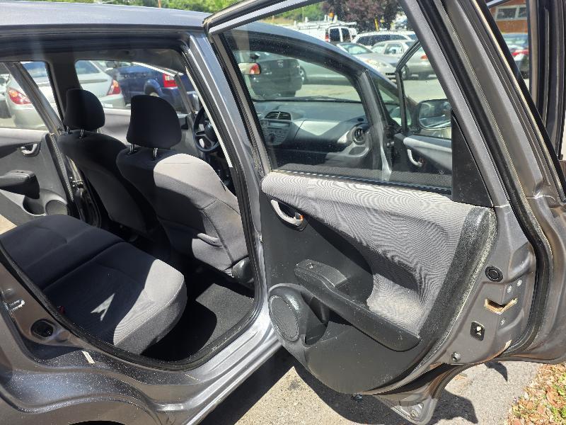 Honda Fit 5-Speed MT 2010
