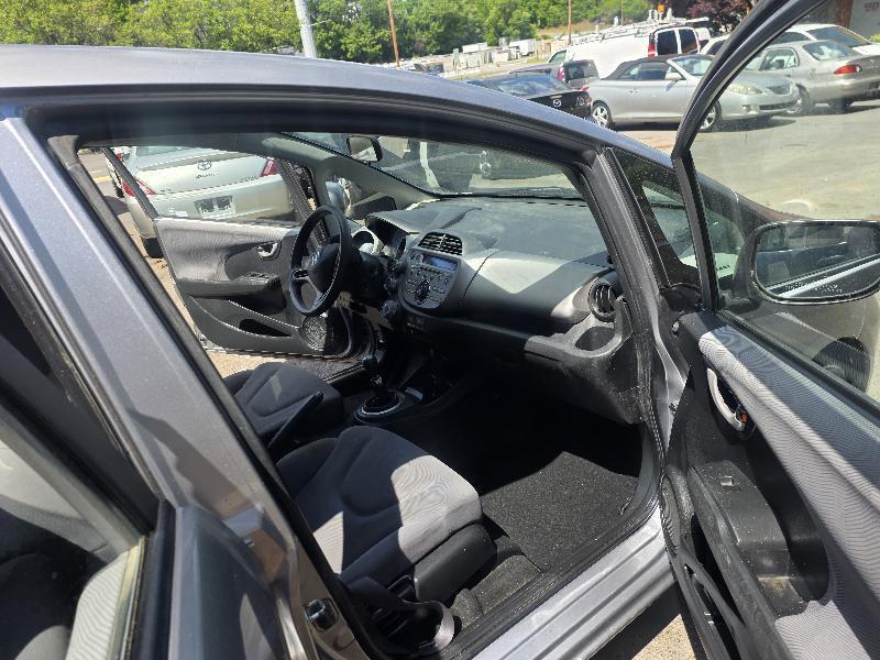 Honda Fit 5-Speed MT 2010