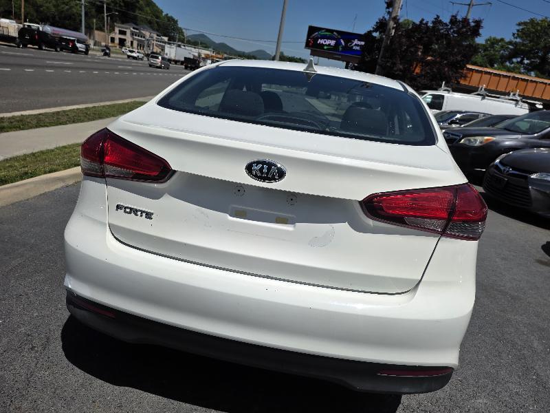 Kia Forte LX 6A 2017