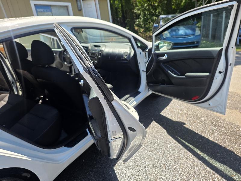 Kia Forte LX 6A 2017