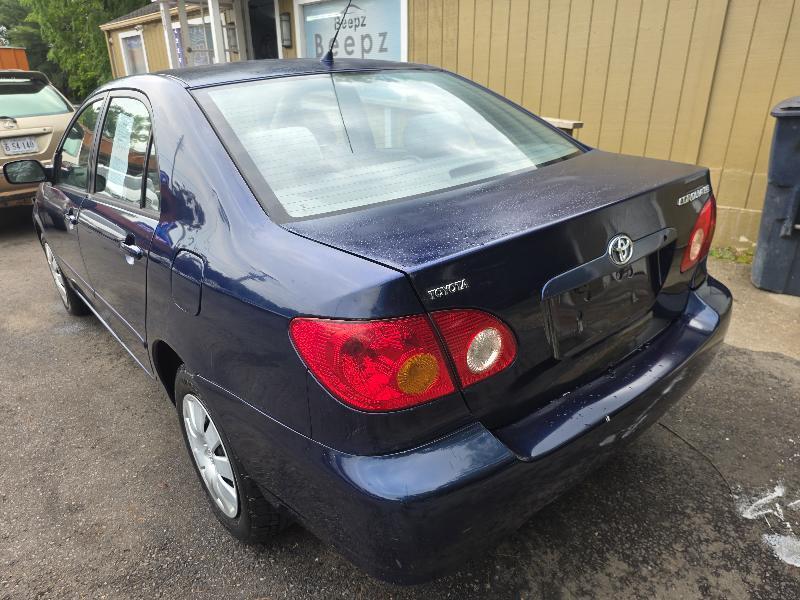 Toyota Corolla LE 2004