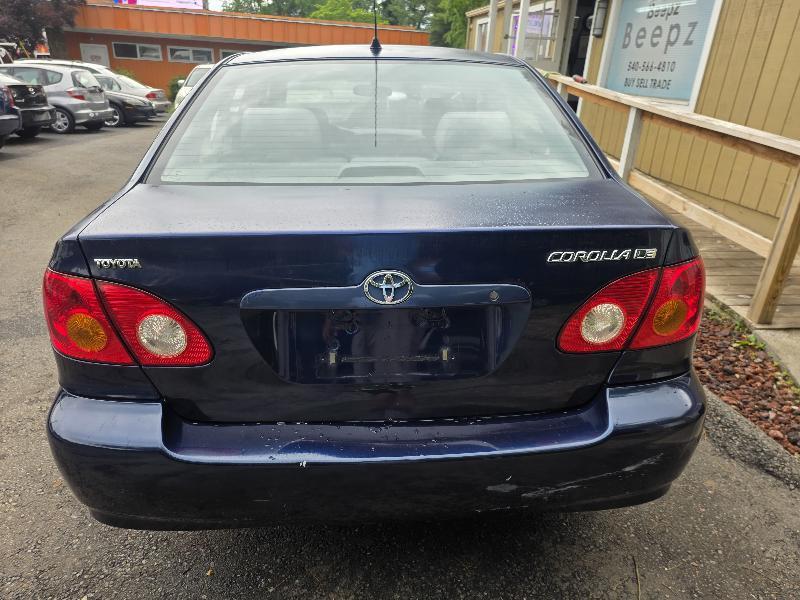 Toyota Corolla LE 2004