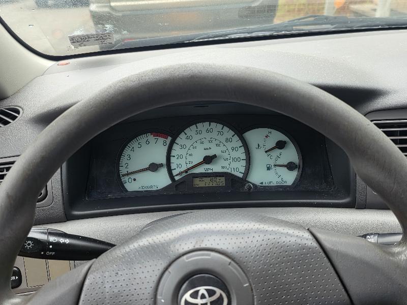 Toyota Corolla LE 2004