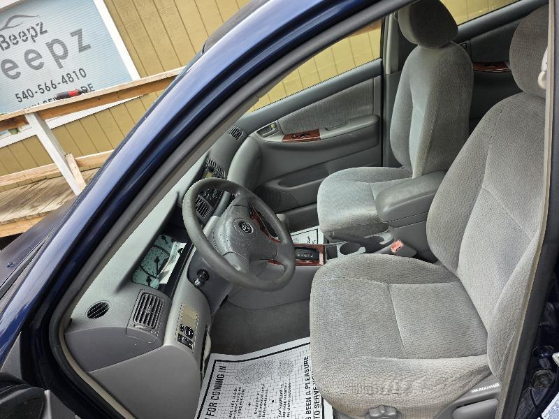 Toyota Corolla LE 2004