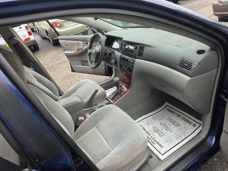 Toyota Corolla LE 2004