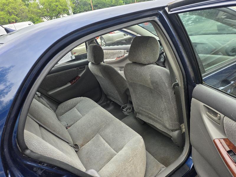 Toyota Corolla LE 2004