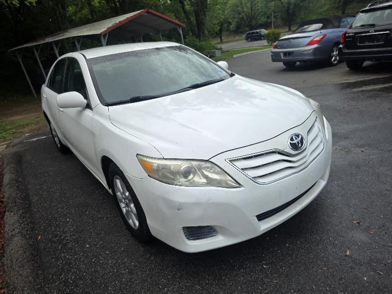 Toyota Camry Base 6-Spd AT 2011