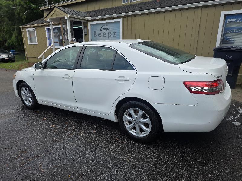 Toyota Camry Base 6-Spd AT 2011