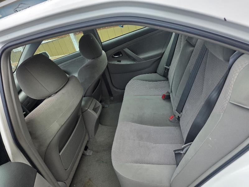 Toyota Camry Base 6-Spd AT 2011