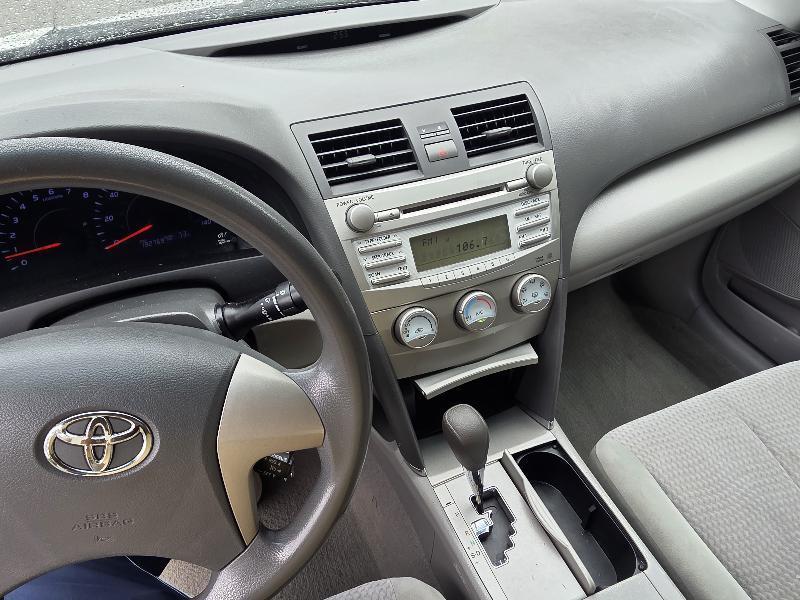 Toyota Camry Base 6-Spd AT 2011