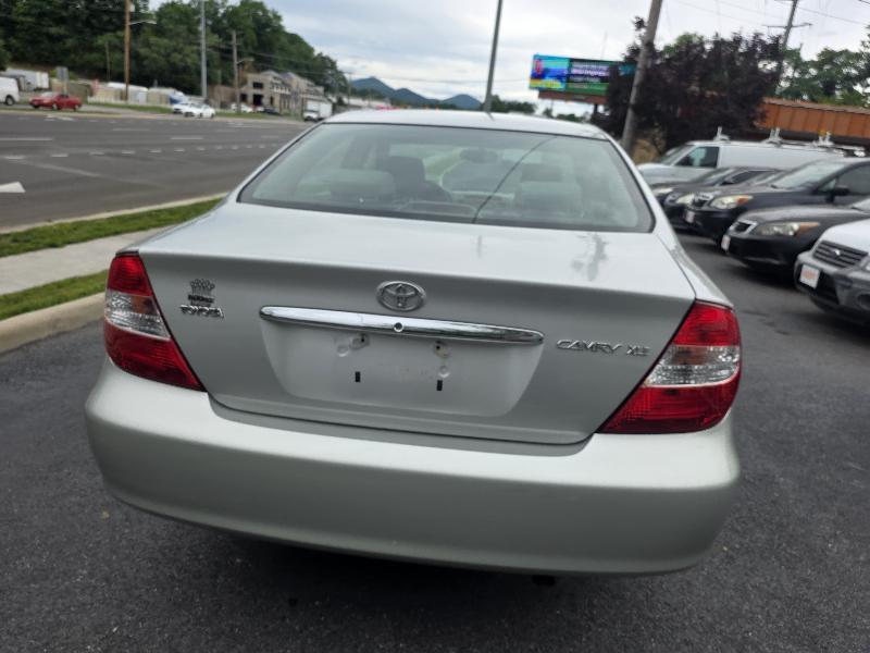 Toyota Camry 4dr Sdn XLE Auto 2002