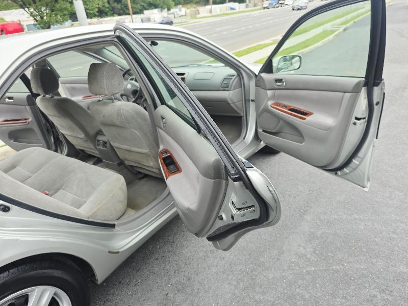Toyota Camry 4dr Sdn XLE Auto 2002