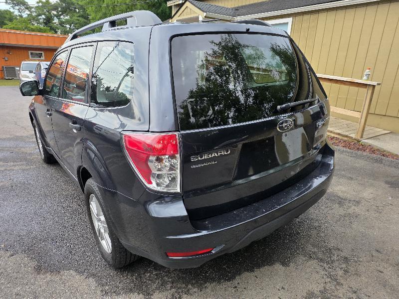 Subaru Forester 2.5X 2012