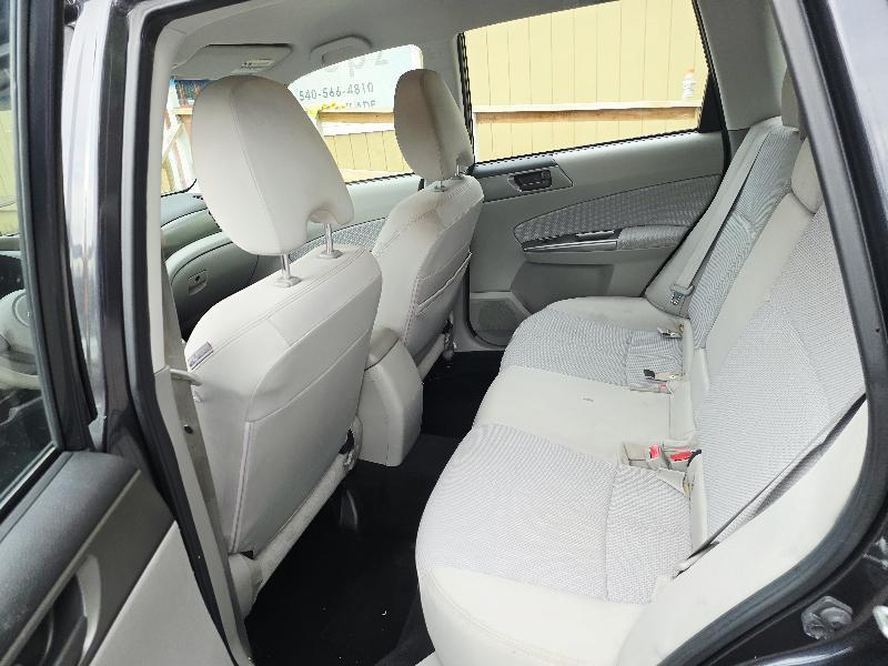 Subaru Forester 2.5X 2012