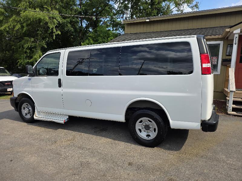 Chevrolet Express LS 2500 2017