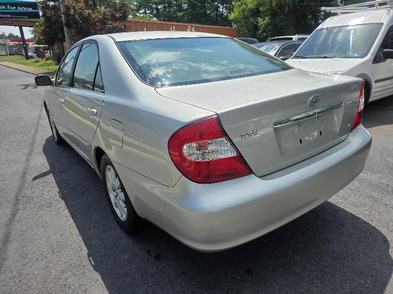 Toyota Camry 4dr Sdn XLE Auto 2004