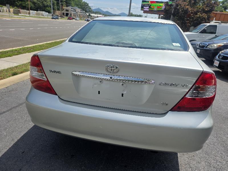Toyota Camry 4dr Sdn XLE Auto 2004