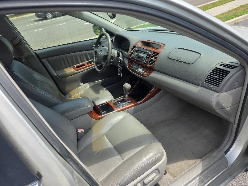 Toyota Camry 4dr Sdn XLE Auto 2004