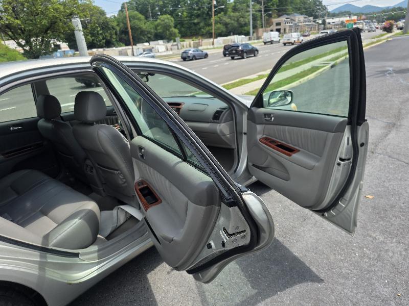 Toyota Camry 4dr Sdn XLE Auto 2004