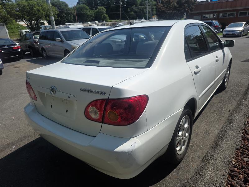 Toyota Corolla LE 2004